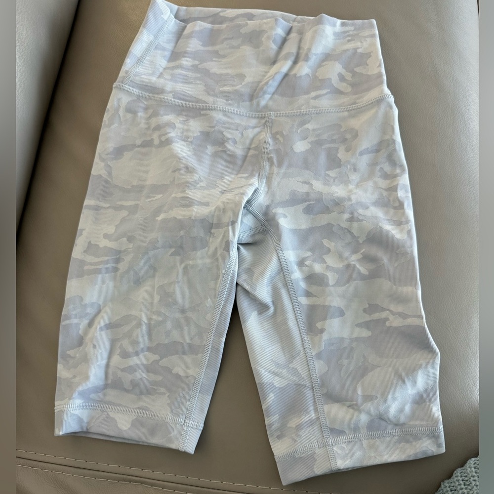 Lululemon Wunder Under HR Short 10” Jac sz 4 alpine white gray camo Ribbed biker
